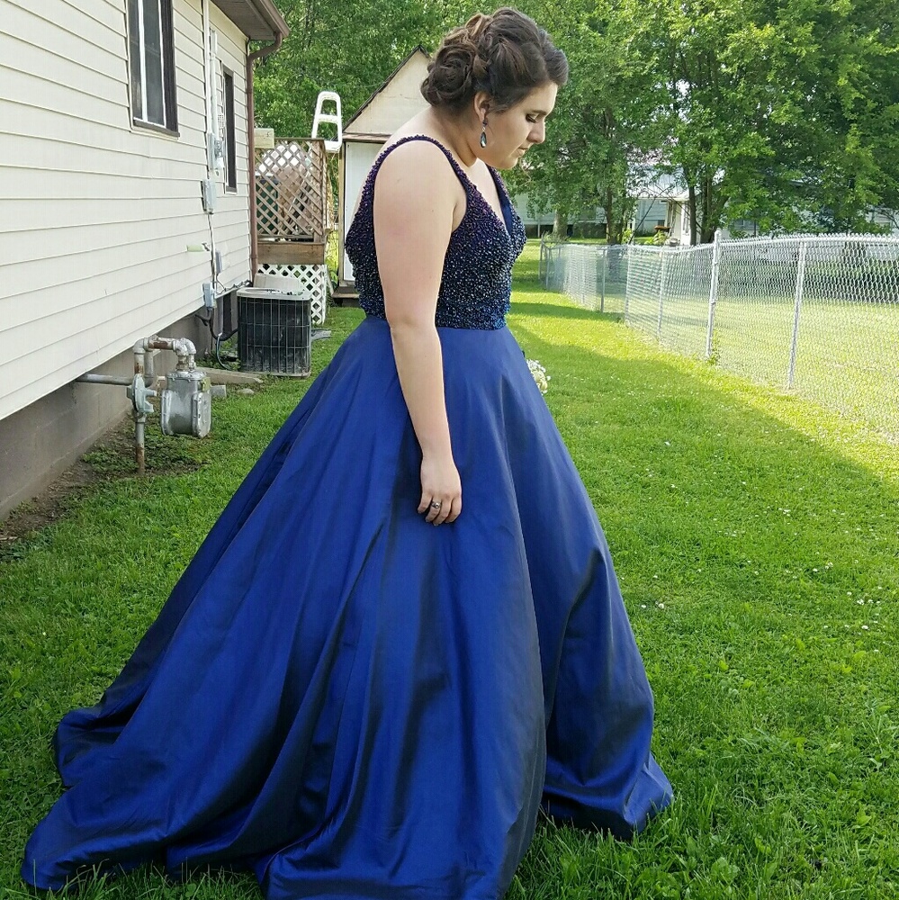 Sherri Hill prom dress